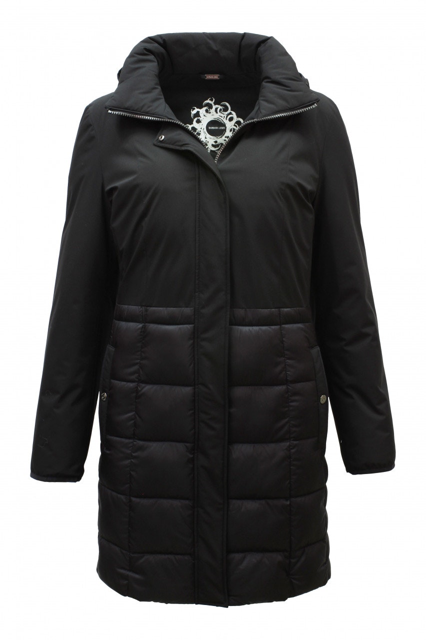 Moderne Longjacke im Materialmix