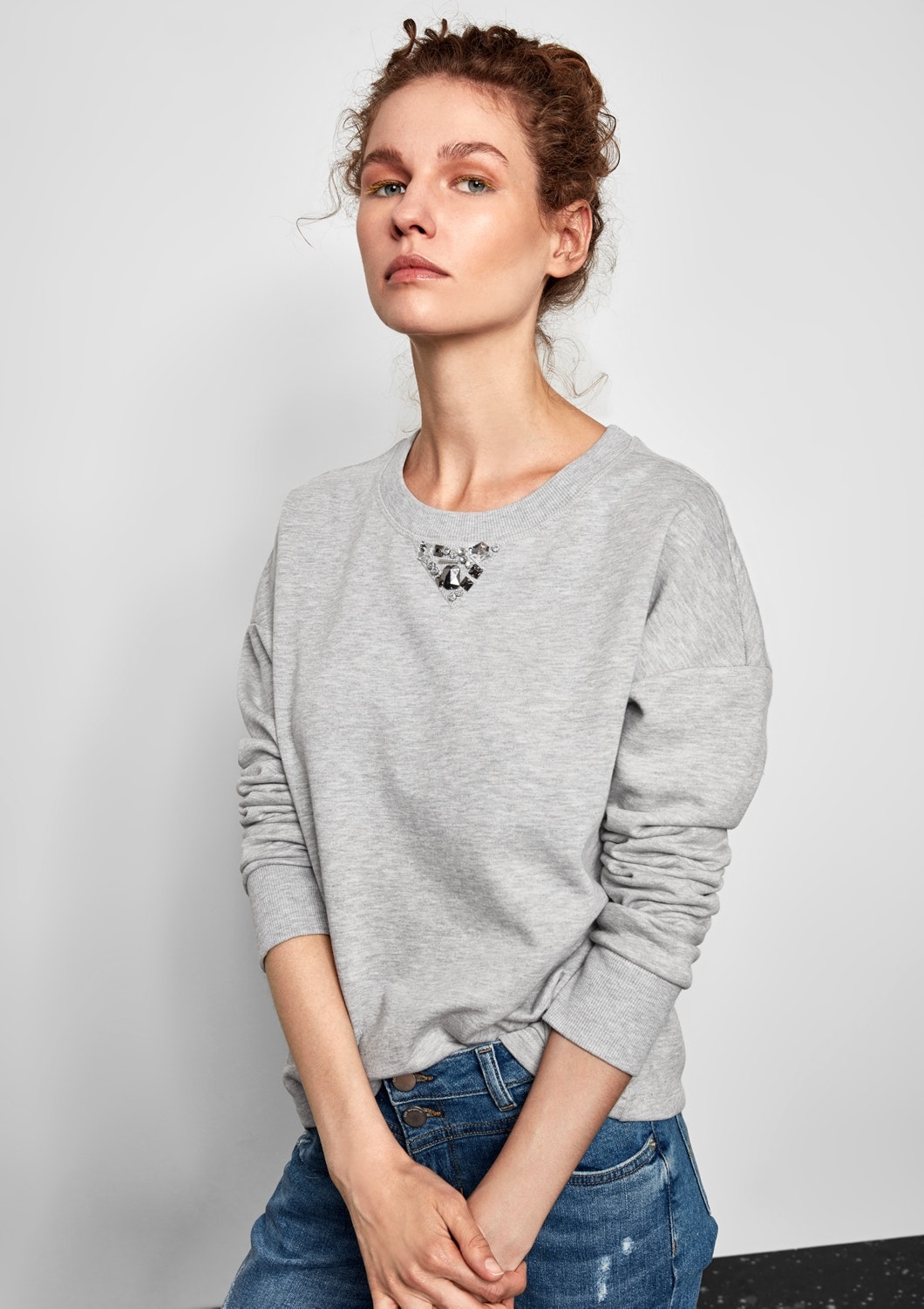 Sweatshirt